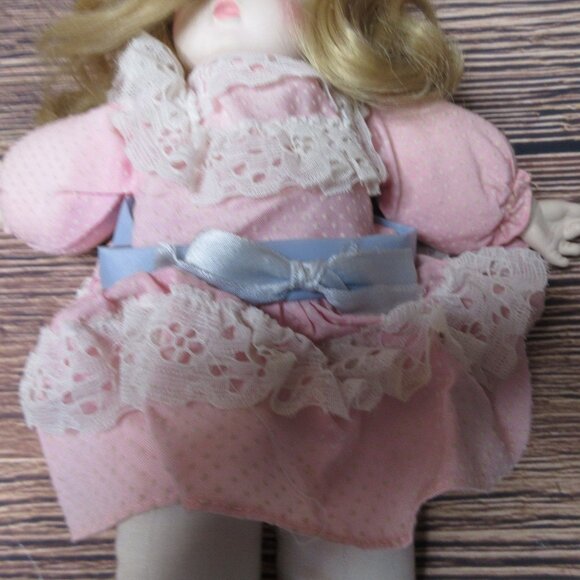 Vintage Horsman Cloth Body Doll with Composite Head and Hands - Picture 4 of 8